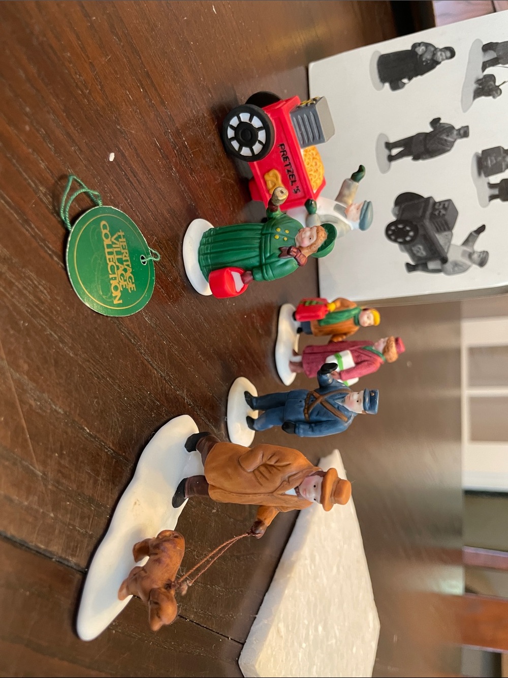 Department 56 Handpainted Dickens Village Accessories - 5 City People
